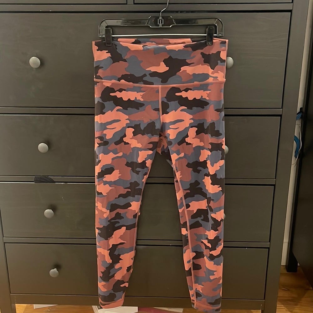 Lululemon pink camo leggings.